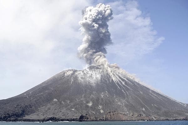 Volcan Krakatoa